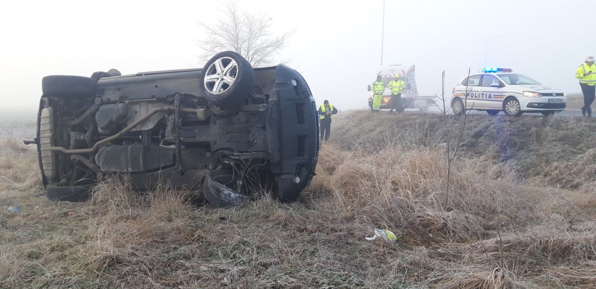 ”Agentul 007” a zburat cu VW-ul peste sensul giratoriu de la intrarea-n Arad