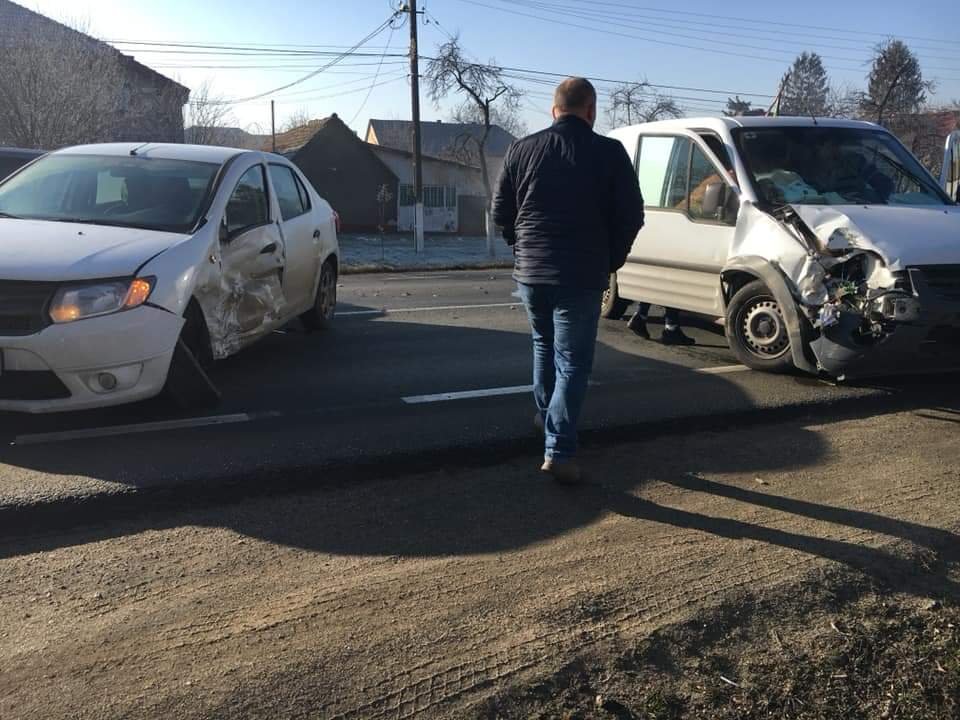 Accident uşor la Sâmbăteni 