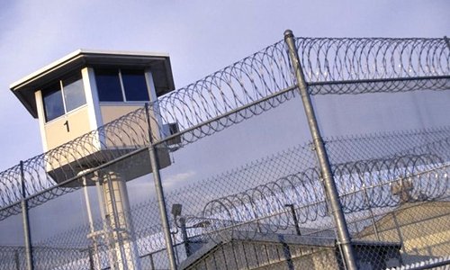 Un deţinut a evadat din închisoare; autorităţile din Arad sunt în alertă 