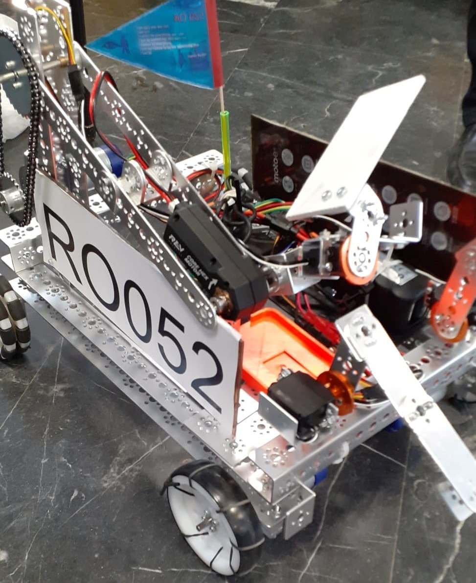 RoboTeam Alpha, echipa de robotică a Liceului Special „Sfânta Maria”, a făcut un robot pentru o misiune spațială