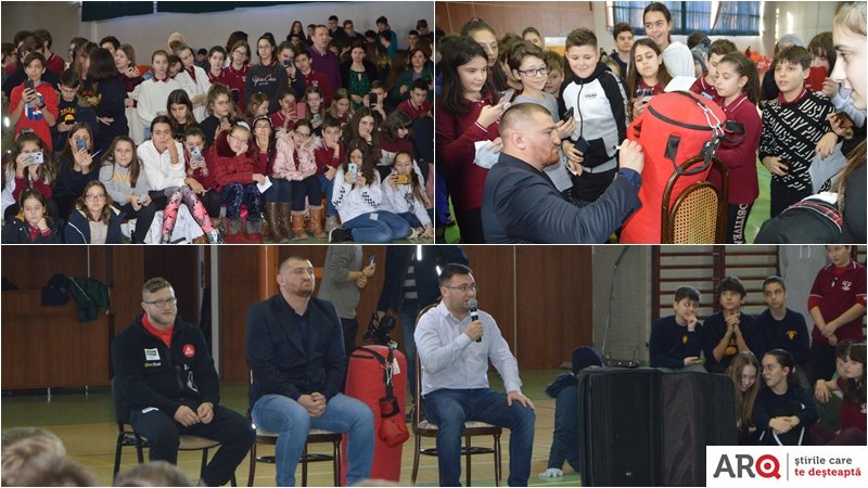 Cătălin Moroşanu s-a întâlnit cu elevii din Arad 