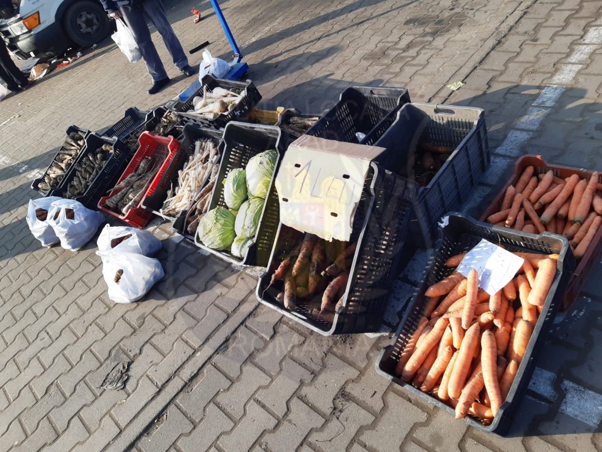 Marfă abandonată în Obor de pilari