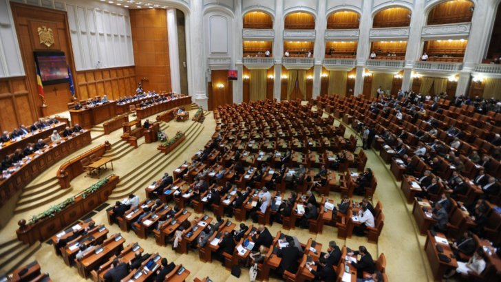 Moţiunea de cenzură împotriva Guvernului Orban va fi citită, astăzi, în Parlament
