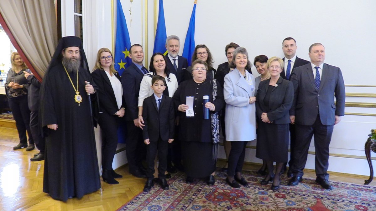 Distincții ale președintelui României  pentru cadre didactice și școli din Ungaria