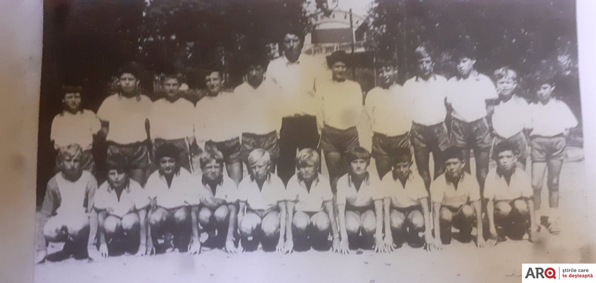Grupul organizator al evenimentului care va marca 50 de ani de la câștigarea , în 1970, a Cupei UTA la fotbal școlar, se întrunește la ”Cuibul Cocorilor”