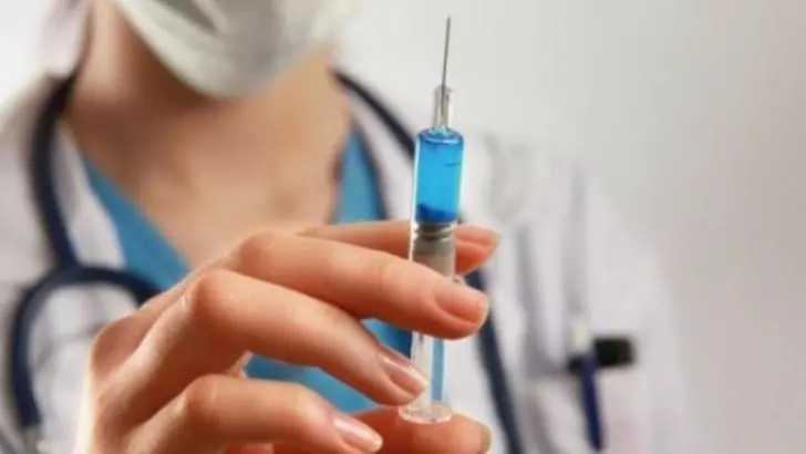 Vaccinarea obligatorie a fost ADOPTATĂ în unanimitate de Comisia pentru sănătate a Camerei Deputaților