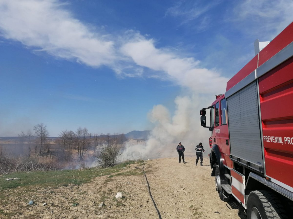 Noi, cei din linia întâi!