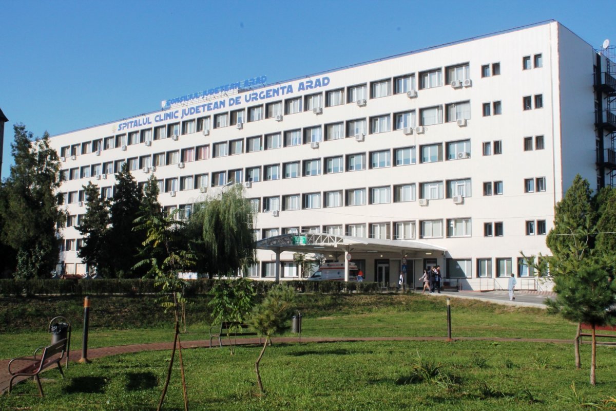Schimb de experiență între patru medici șefi de secție din Fujian și omologii lor de la Spitalul Județean Arad