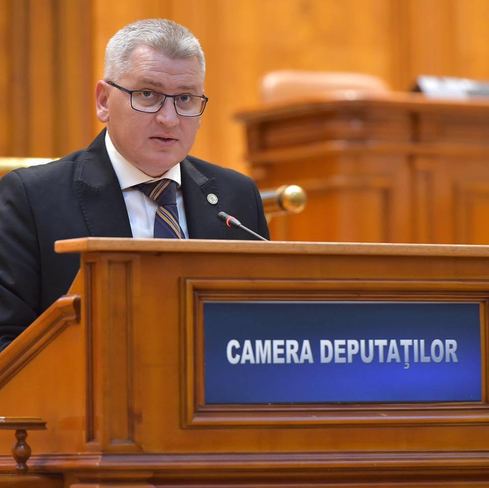 Florin Roman: „Adoptarea tacită la Camera Deputaţilor a proiectului de lege privind autonomia Ţinutului Secuiesc, „un troc politic” între PSD şi UDMR