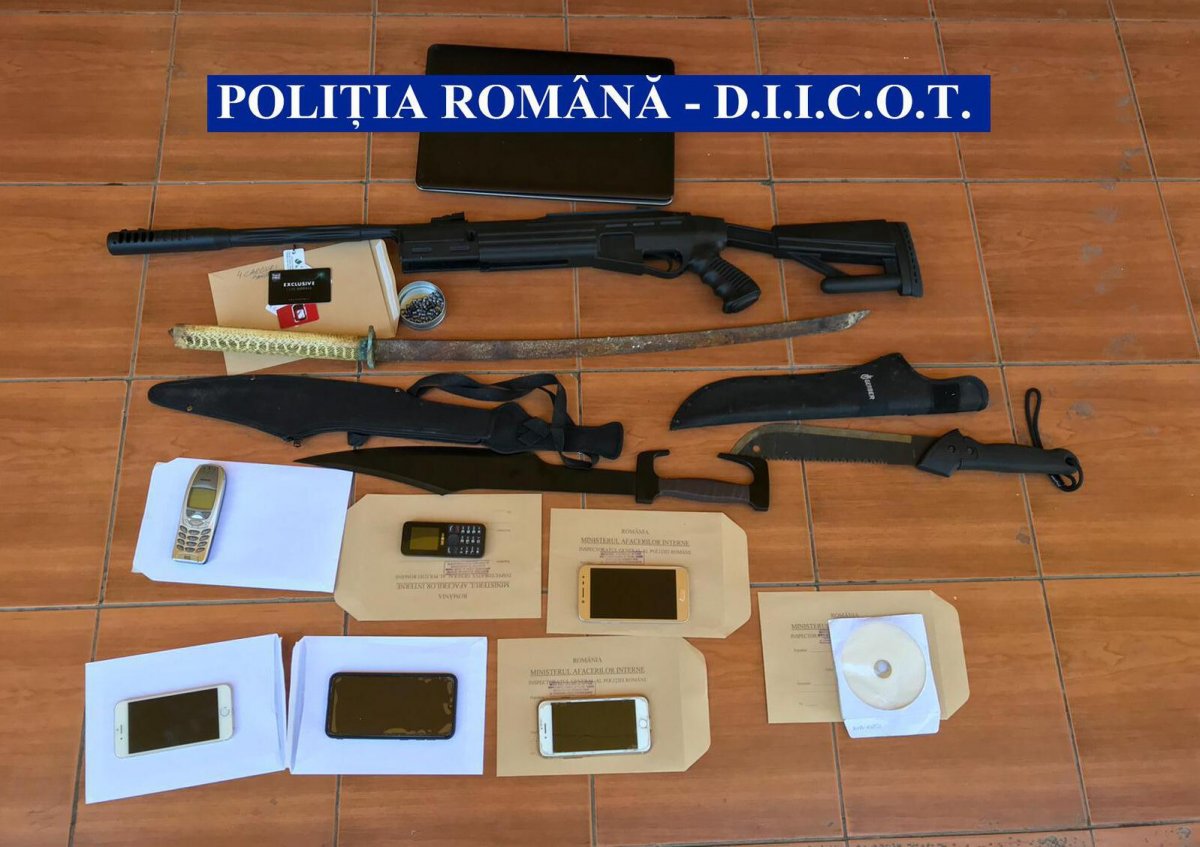 Grupare care se ocupa cu traficul de persoane destructurată de mascaţi