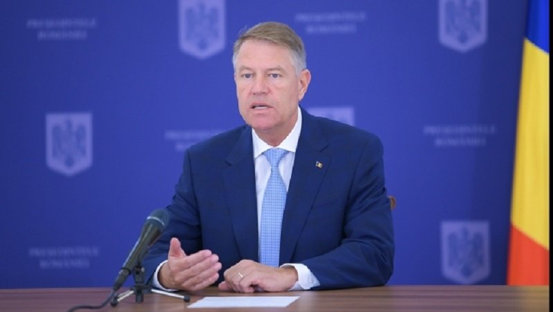 Klaus Iohannis a promulgat Legea privind STAREA DE ALERTĂ pentru COVID-19. Ce amenzi riscă cei care încalcă restricţiile