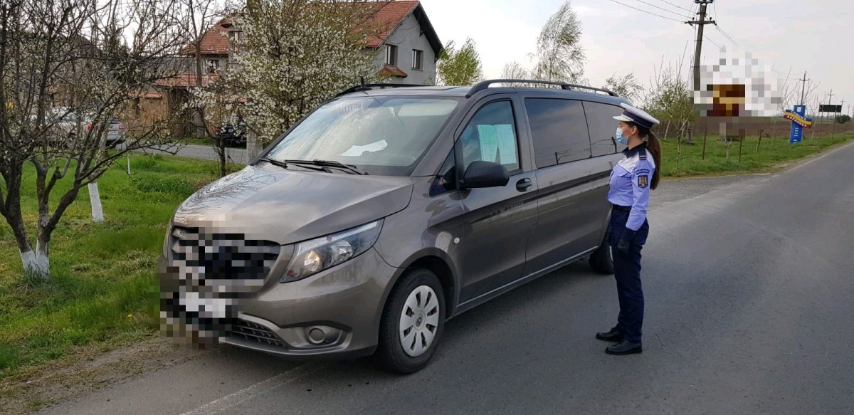 Poliţiştii arădeni au împărţit ieri amenzi pentru nereguli la transportul de persoane