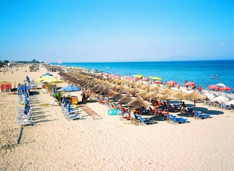 Grecia primeşte turişti străini din iulie