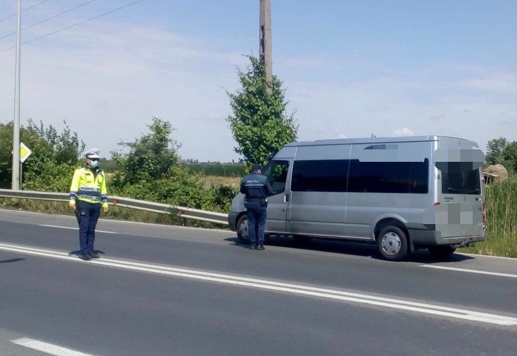 Acţiuni simultane ale poliţiştilor de la rutieră din Arad şi Pecica