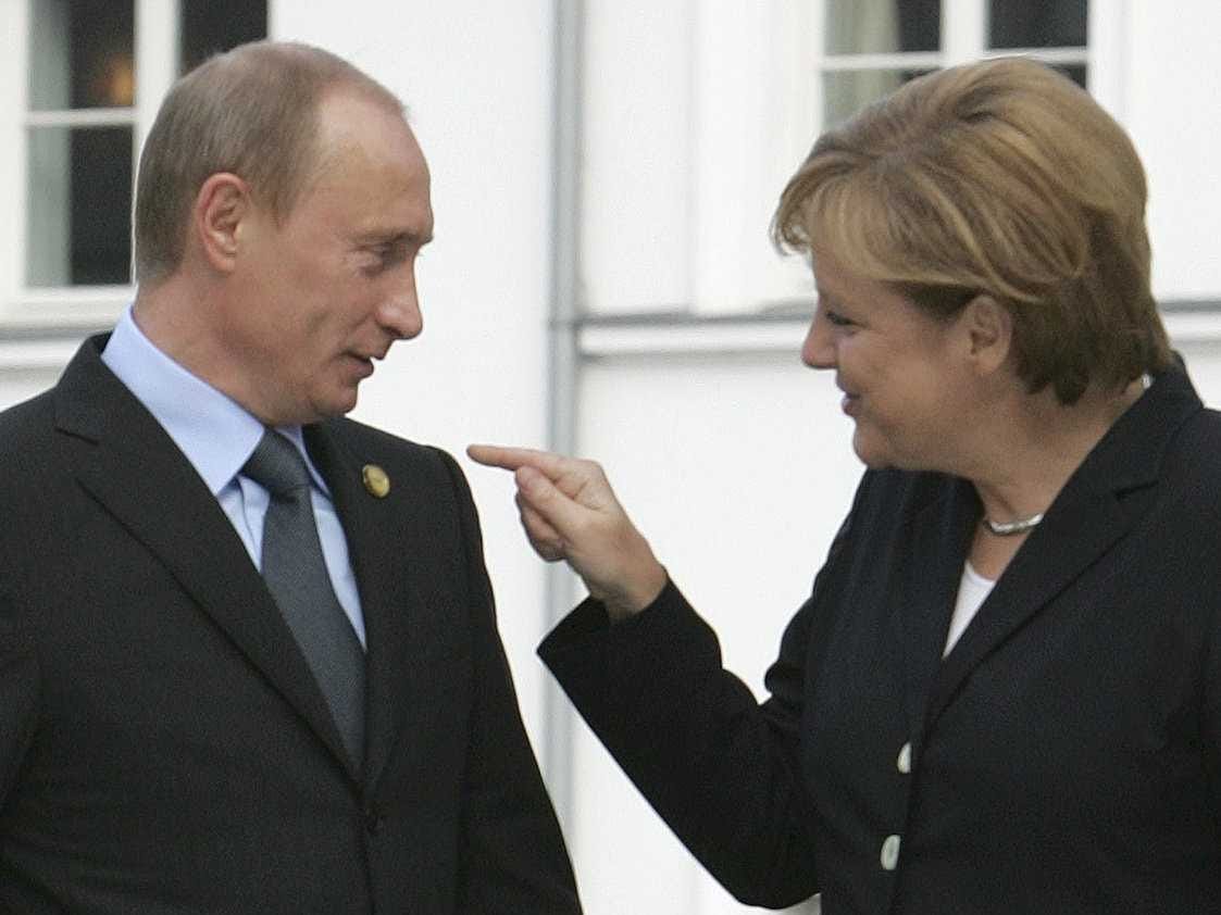 Merkel acuză Rusia de un atac cibernetic asupra Germaniei