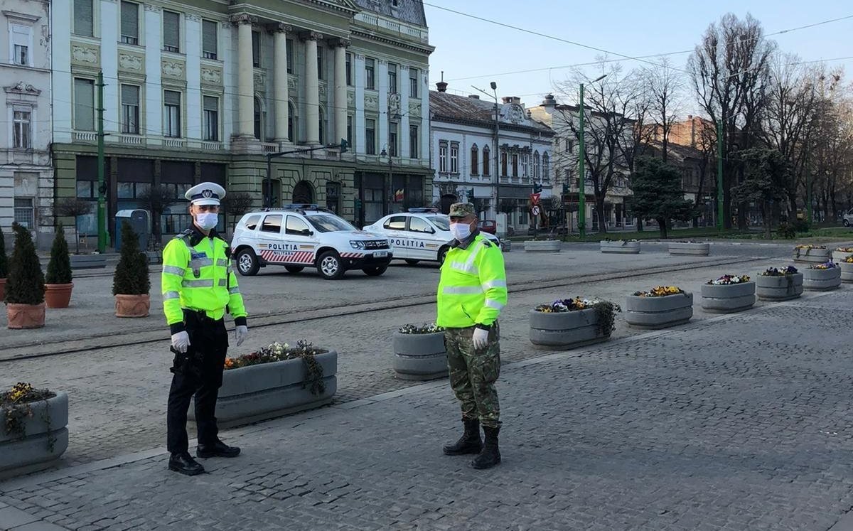 Amenzi date de poliţiştii arădeni pentru nerespectarea măsurilor impuse