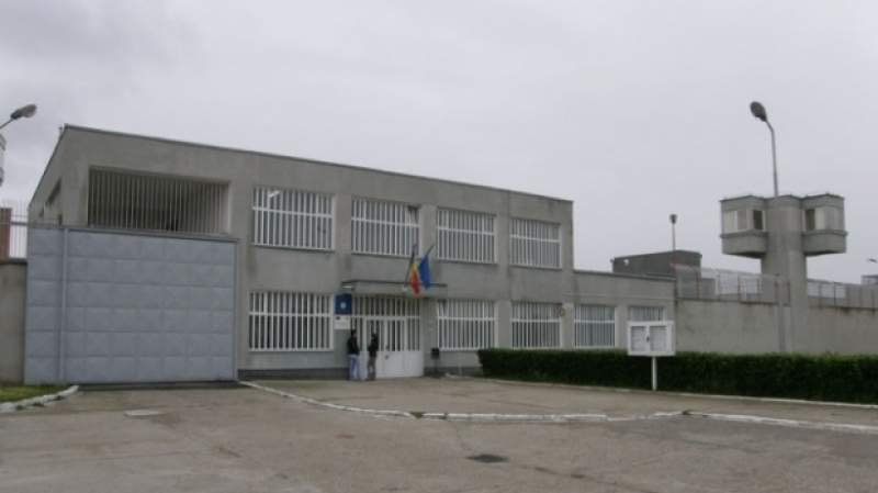 Doi bărbaţi au ajuns la penitenciar pentru tulburarea ordinii și liniștii publice