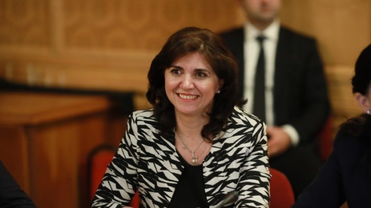 Monica Anisie: Elevii ar putea veni la școală prin ROTAȚIE, din septembrie