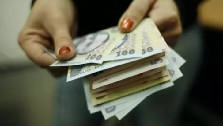 Caz halucinant, în județul Neamț: angajatele din bancă furau banii clienților