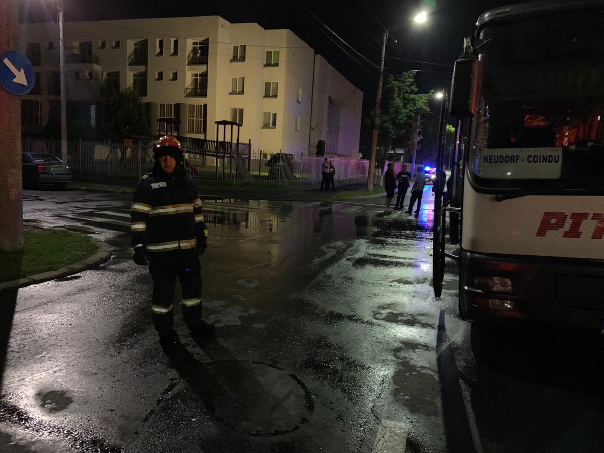 Un autobuz Pito Trans a luat foc lângă MARANATA