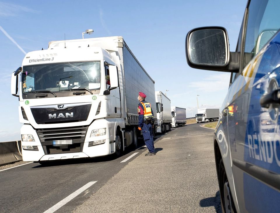 Transportatorii maghiari se tem de concurenţa românilor