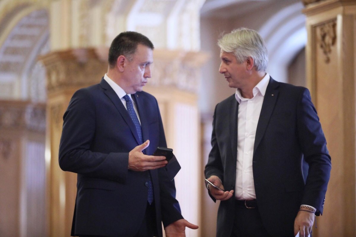 Fifor merge pe mâna lui Teodorovici în scandalul momentului