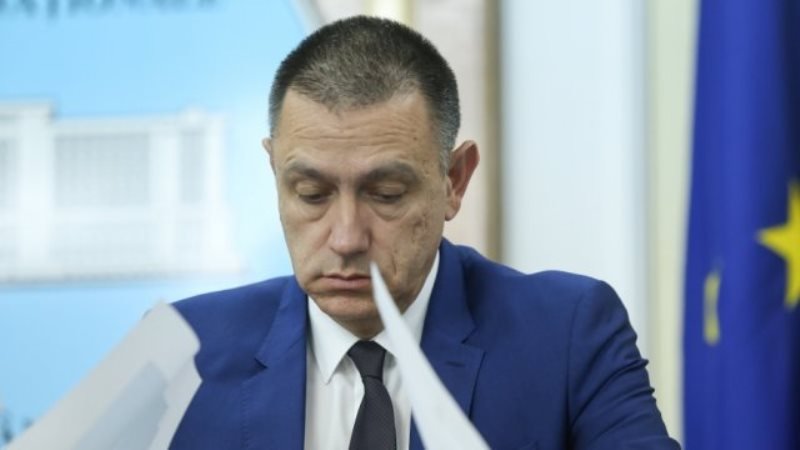 Cum încearcă Fifor să justifice faptul că se opune unei legi menite să combată răspândirea COVID-19