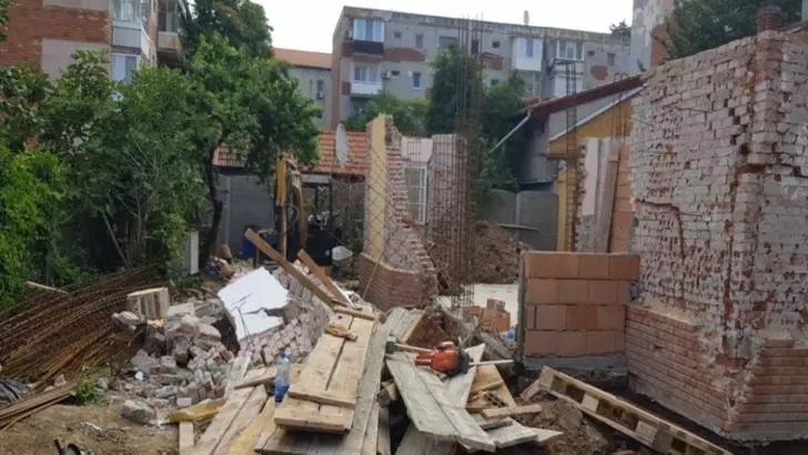 Tragedie, la Timișoara: un zid s-a prăbușit peste un bărbat