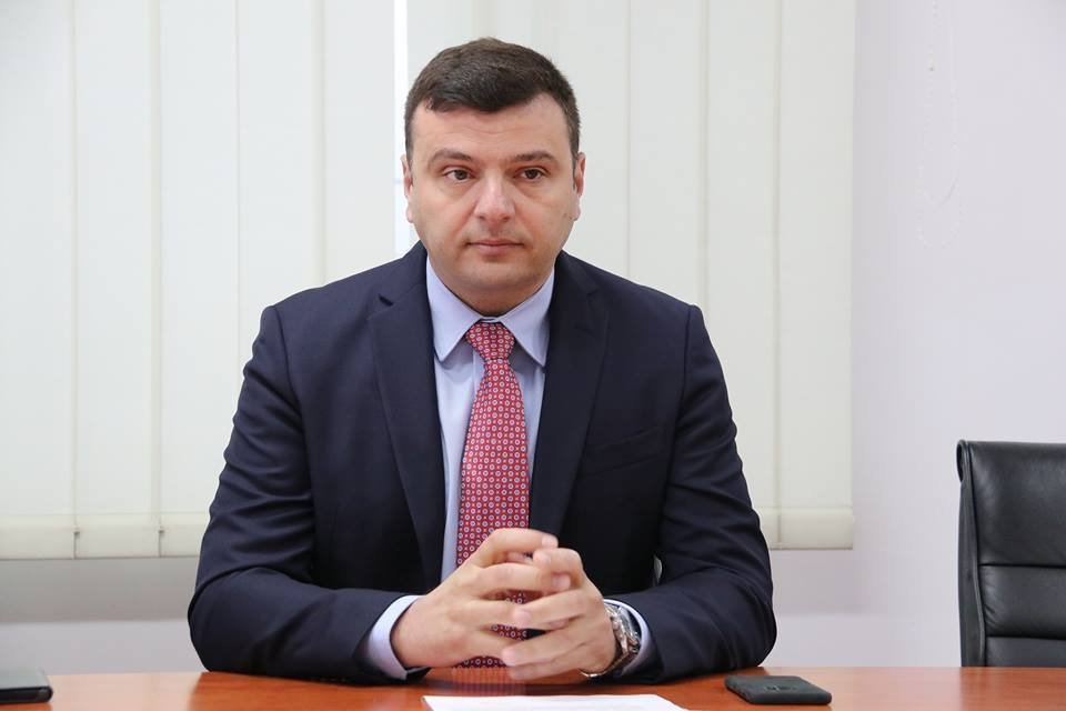 Sergiu Bîlcea: „Cele 80 de miliarde fonduri europene pentru România vor ajuta Aradul”