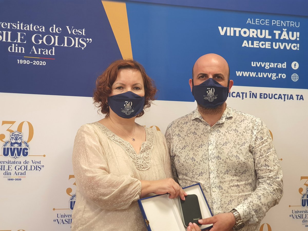 Microscopie virtuală în context pandemic; Donație din SUA pentru Facultatea de Medicină a Universității de Vest „Vasile Goldiș” din Arad
