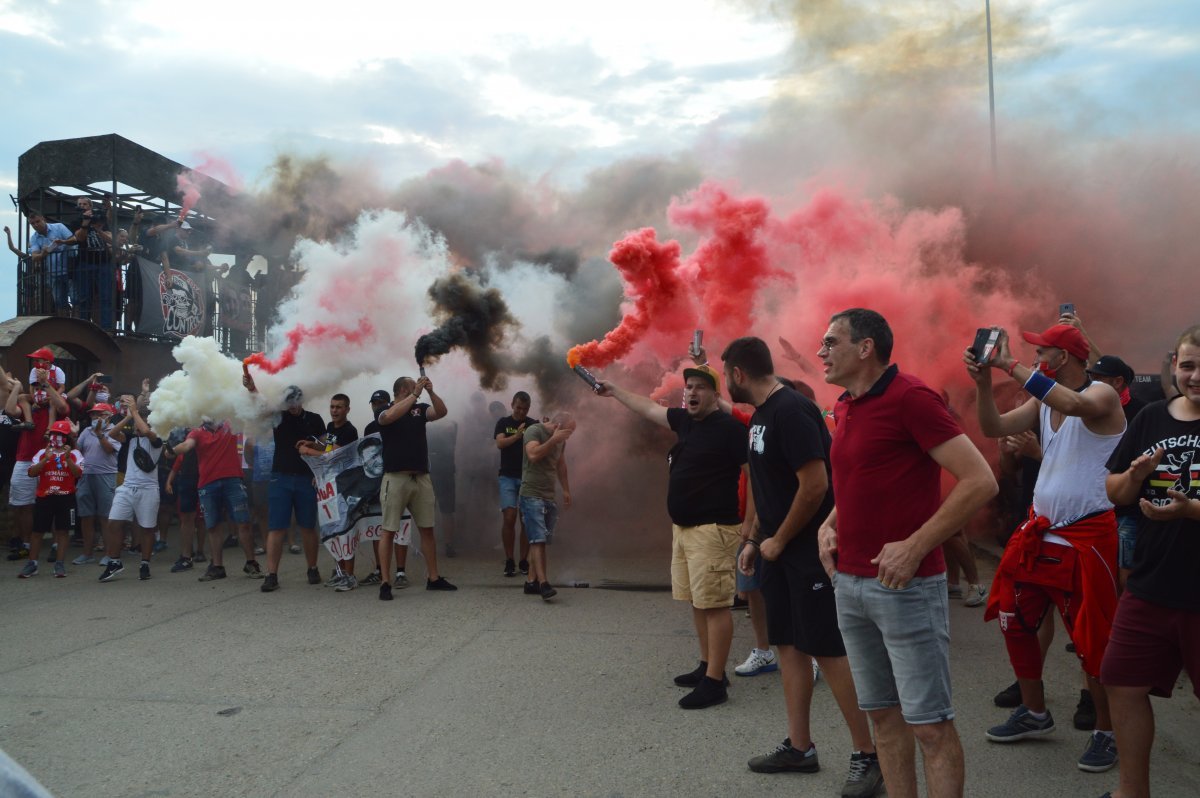 Arădenii au sărbătorit alături de jucători şi staff promovarea în Liga 1