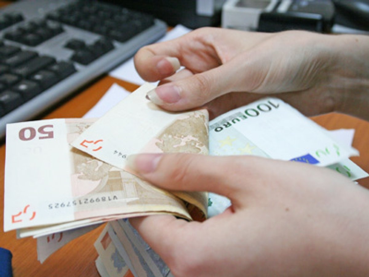 O femeie din Socodor a pierdut peste 4000 de euro în urma unei înşelăciuni