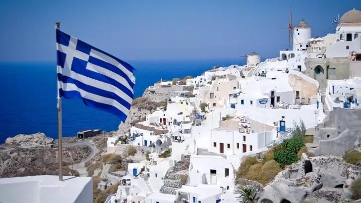 Grecia: Interdicțiile și restricțiile pentru mai multe ţări, EXTINSE până la finalul lunii august. Este VIZATĂ și România