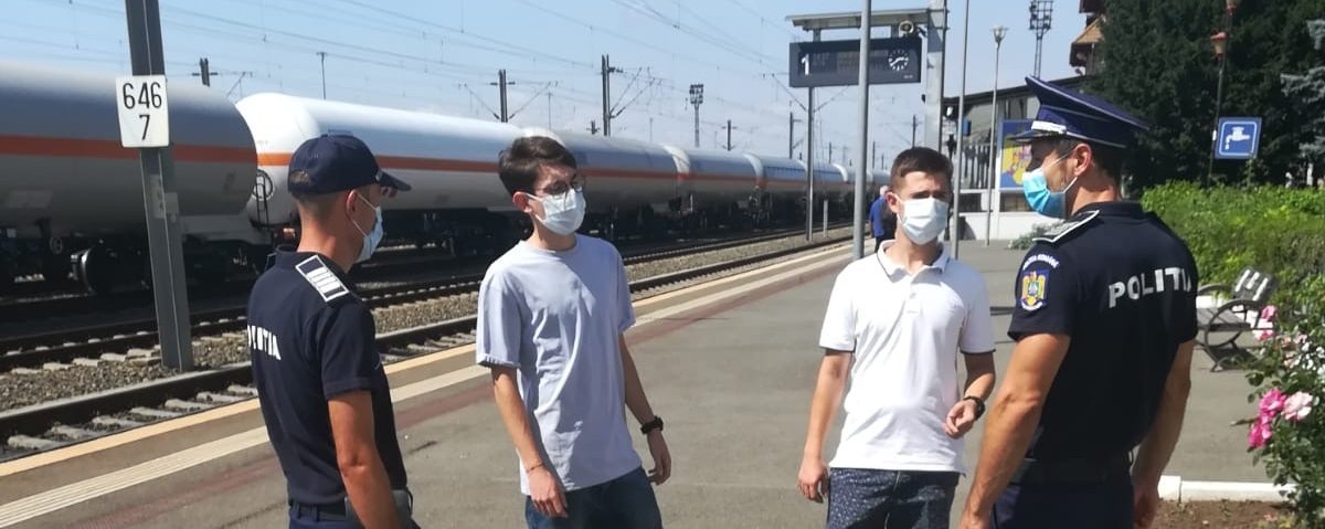 Campania „Selfie-ul pe tren nu ia like-uri, ia vieţi” a avut loc şi la Arad