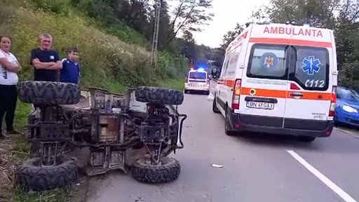 Un tânăr care pe lângă faptul că era băut şi conducea un ATV neînmatriculat, s-a şi răsturnat cu acesta 