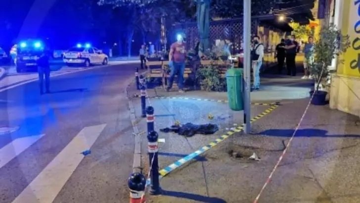Incident șocant, în Satu Mare: bărbat înjunghiat de un om am străzii. Filmul tragediei