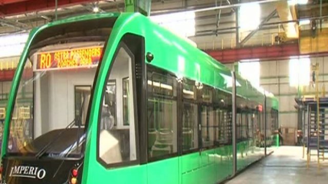 Falcă a bătut-o pe Firea. Astra Vagoane Călători câștigă licitația de tramvaie de la București