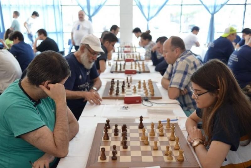 Primul turneu internațional de șah din România, organizat în „era Covid-19”, începe joi la Arad