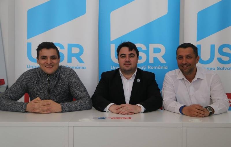 Liderii USR Arad se fac că nu văd un conflict între Dan Barna şi primarul Braşovului