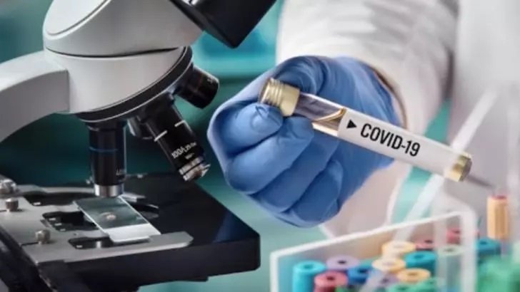 Românii infectați cu COVID vor putea beneficia de tratamentul-minune folosit de Trump
