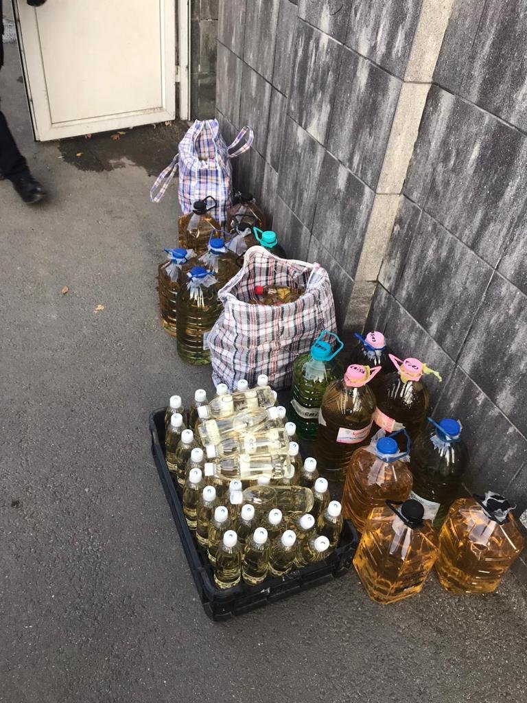 Jandarmii au pus mâna pe 130 de litri de alcool