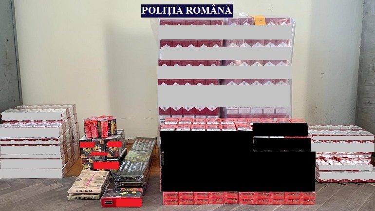 Mii de pachete de țigări și materiale pirotehnice confiscate în urma unor percheziţii ce au avut loc la Vânători