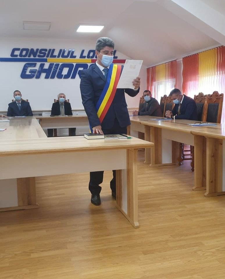 Corneliu Popi-Morodan și-a preluat noul mandat de primar al comunei Ghioroc