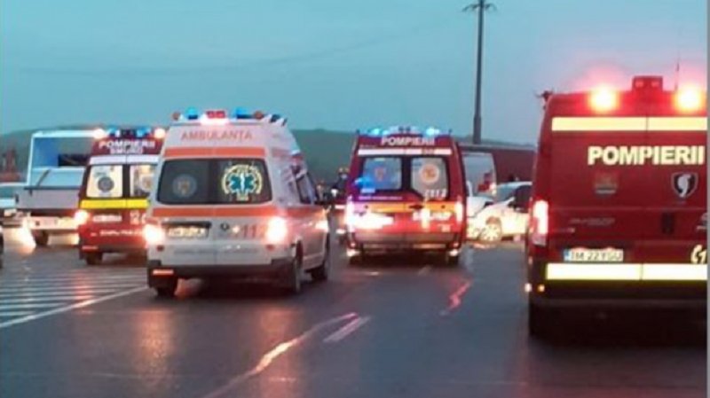 Accident violent în Timişoara. O mamă şi un copil de doar TREI ani au ajuns la spital