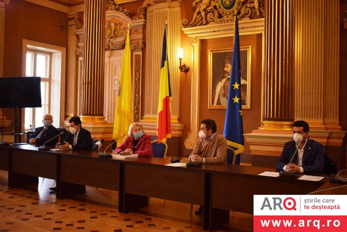 Simpozionul Internațional „Cultura și civilizația chineză. Dialoguri româno-chineze” a avut loc în prezența unor lideri de opinie din Arad și a autorităților locale (FOTO)