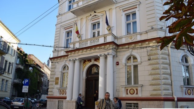 Justițiabilii arădeni sunt sfătuți să nu meargă la Tribunal; o pot face doar atunci când au termene de judecată