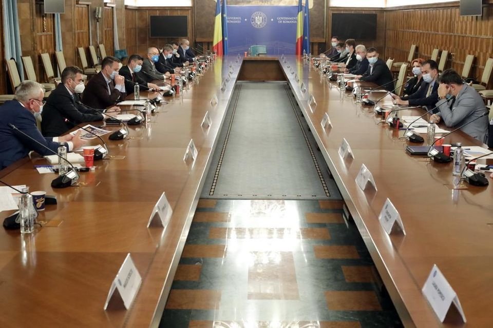 Ce au discutat Călin Bibarț și alți primari de municipii din țară cu premierul Ludovic Orban (FOTO)