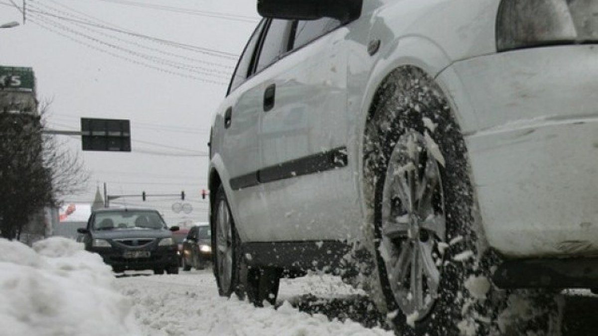IPJ Arad: „Circulați preventiv, în condiții de iarnă”