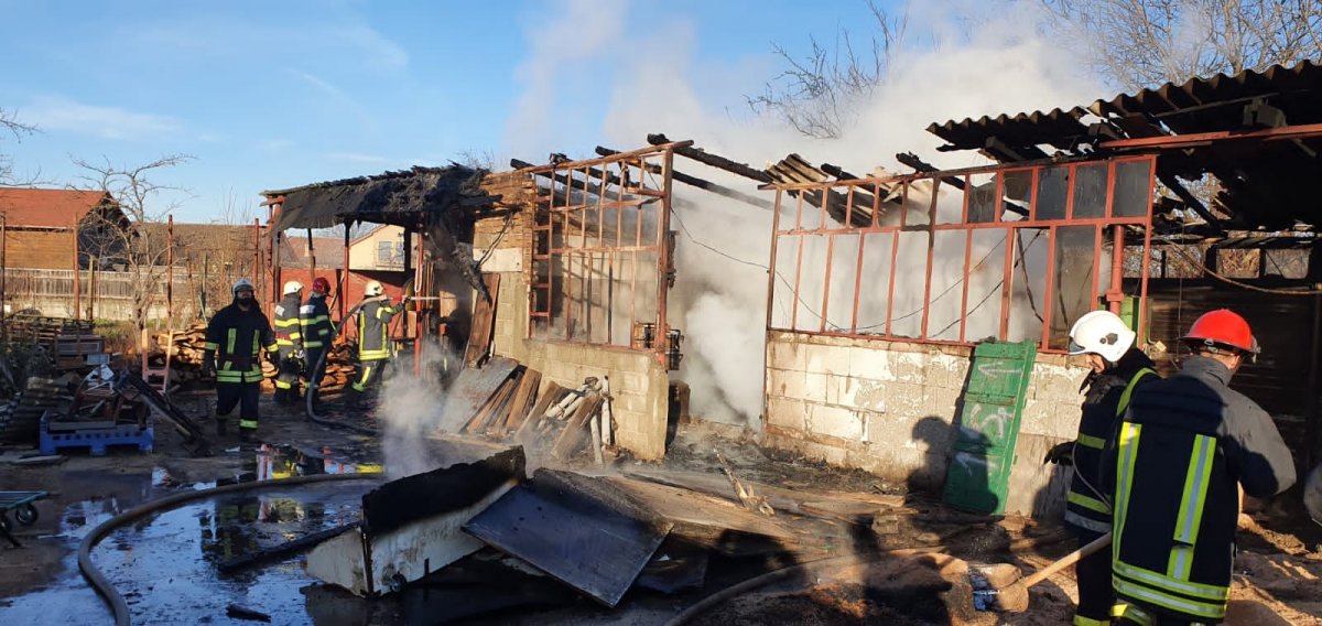 ISU Arad a stins un incendiu mistuitor la Pecica
