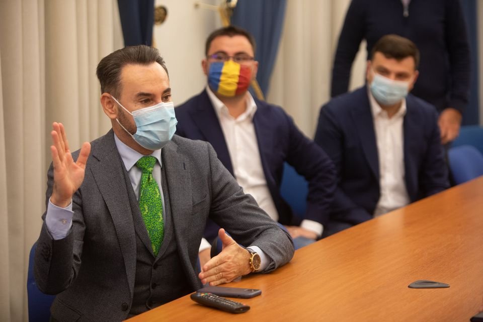 Mesaj optimist al liberalilor arădeni: „Opţiunea românilor se îndreaptă spre o guvernare în jurul PNL, o guvernare de dreapta”